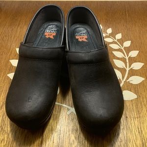 Dansko size 40